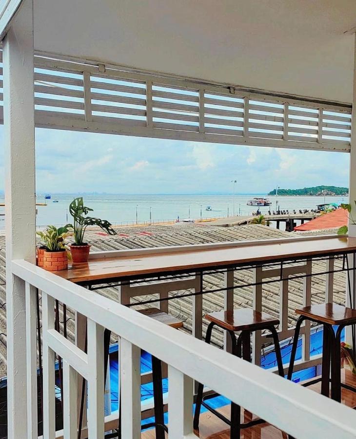 Baan Tipsukon Bed & Breakfast Ko Lan Exterior photo