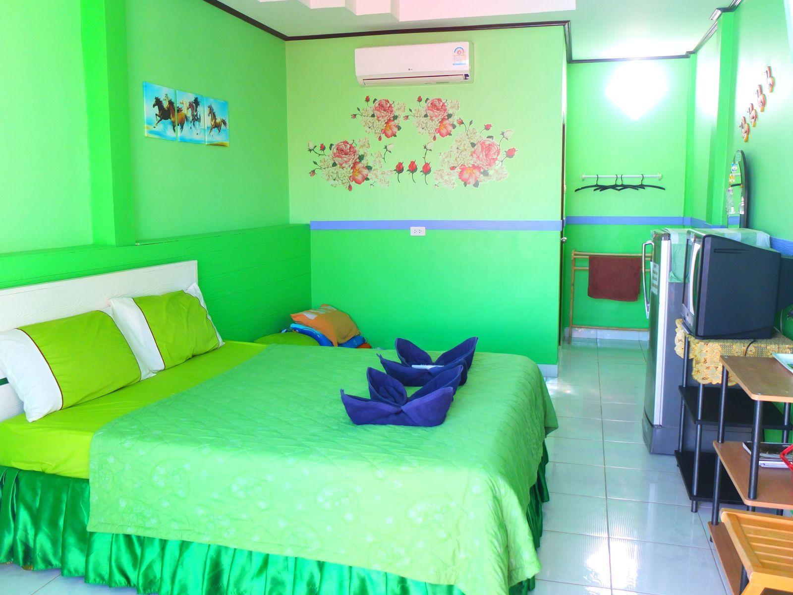 Baan Tipsukon Bed & Breakfast Ko Lan Exterior photo